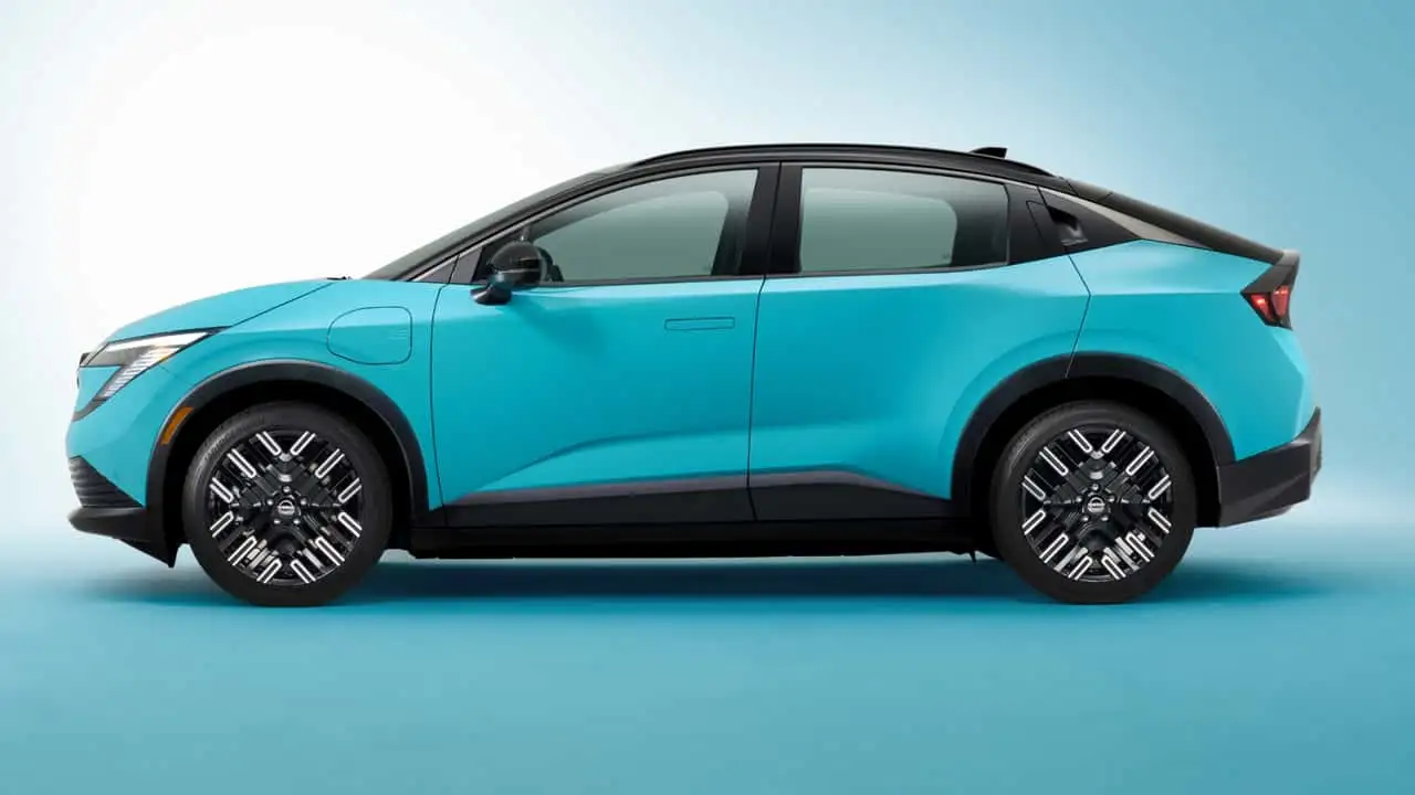 Side-by-side view of the two vehicles