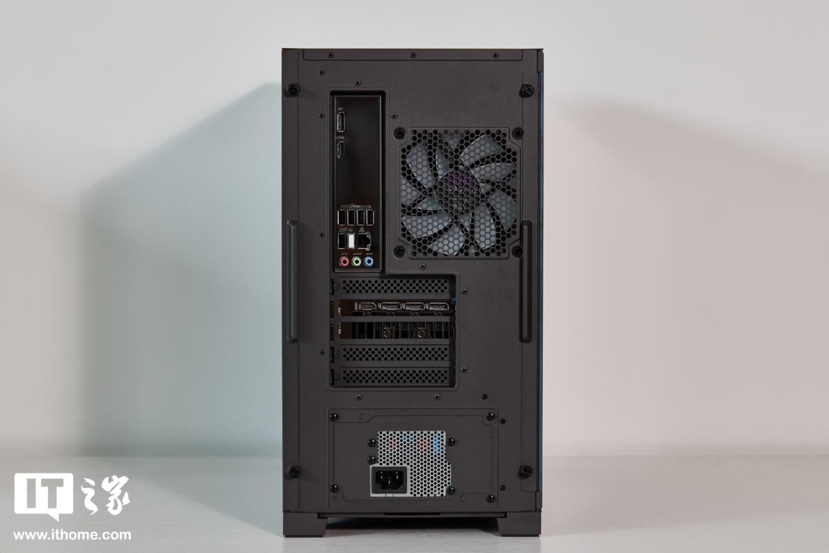Rear I/O
