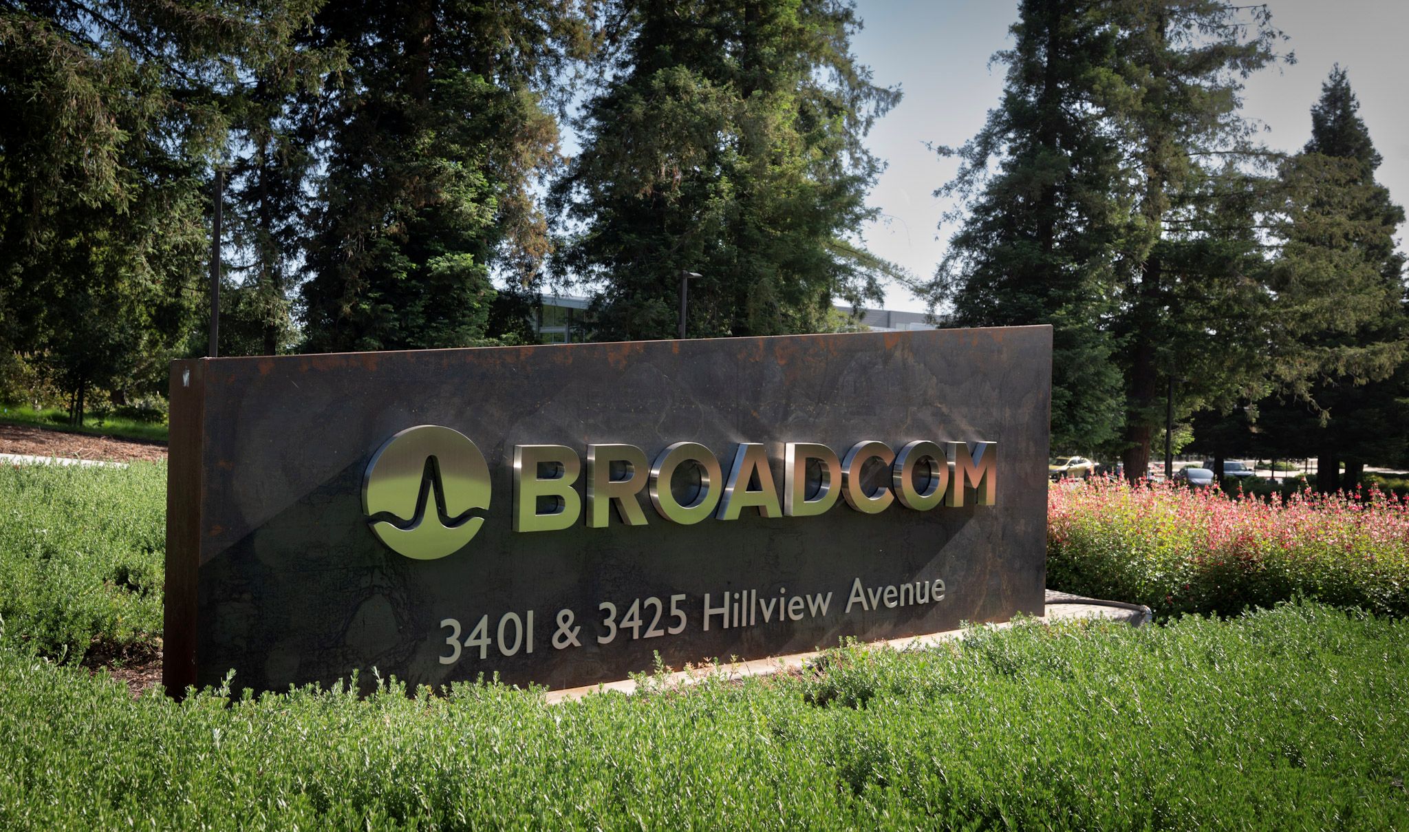 Broadcom and Apple Renew Chip Deal, Extending Partnership to 2031